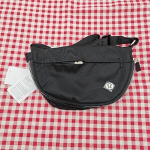 Lululemon All Night Festival Bag 2L black